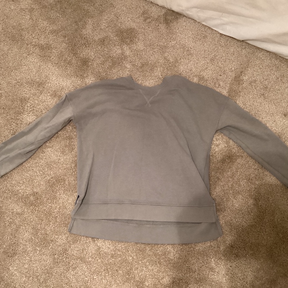 Grey sweatshirt